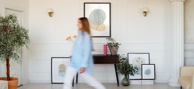 سفید با ته مایه سرد نقاشی مدرن