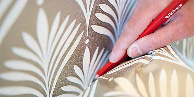 نصب کاغذ دیواری