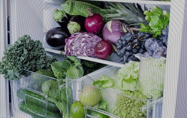 پر کردن بیش از حد یخچال از دلایل خرابی موتور یخچال