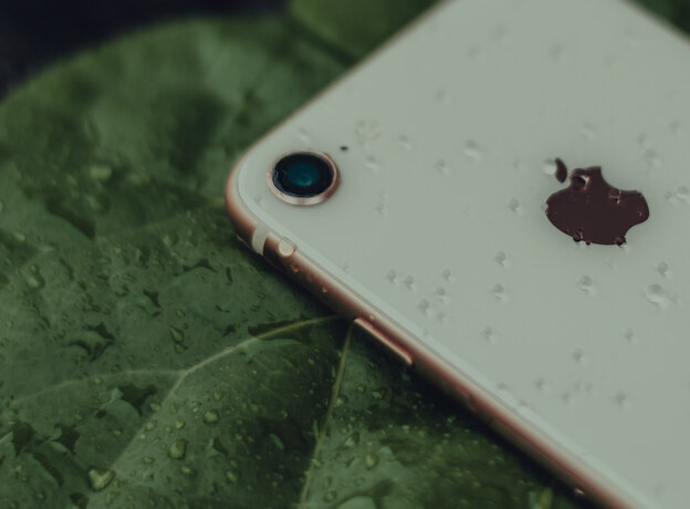 نحوه تعمیر گوشی آب خورده