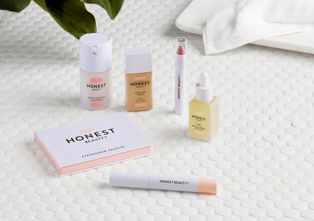 محصولات آرایشی پول به باد بده