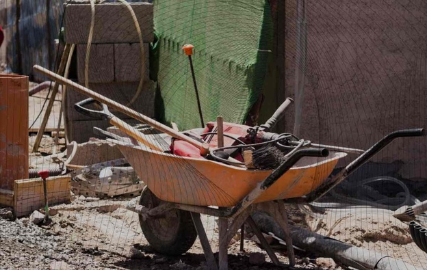 فرغون ابزار کار ساختمانی