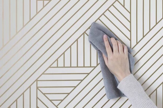 لکه بری دیوار