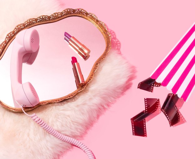 نحوه تمیز کردن لوازم آرایشگری: شانه و برس مو