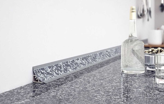 نحوه نصب قرنیز کابینت چگونه است؟ راهنمای کامل برای آشپزخانه ای شیک