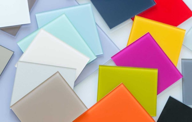 تنوع رنگی شیشه لاکوبل