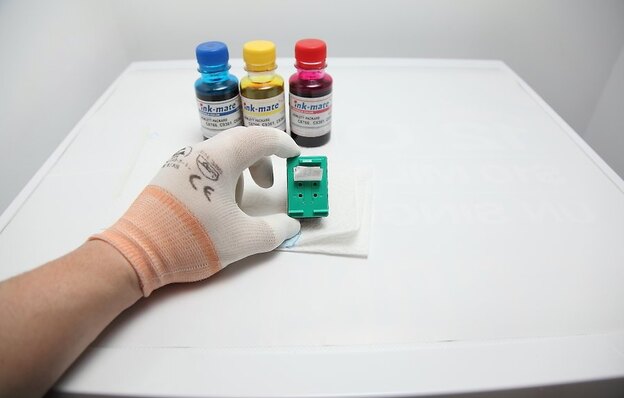 قدم هشتم شارژ کارتریج رنگی