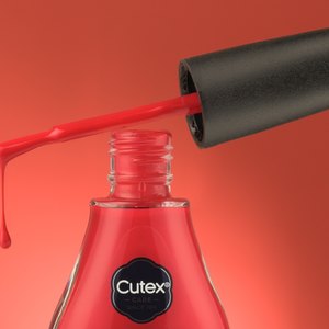 از بین بردن لکه لاک ناخن با شامپو فرش خانگی