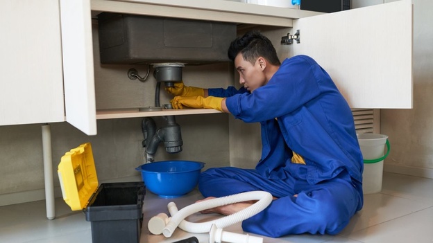 بازکردن لوله فاضلاب با نوشابه