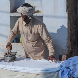 چطور اتو را تمیزکنیم؟