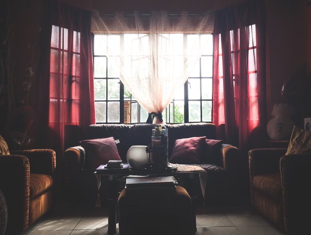 5 دلیل برای انتخاب پرده با رنگ جیغ 