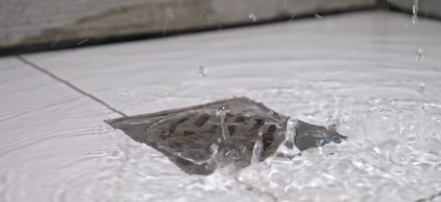 بازکردن لوله حمام