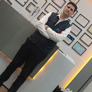 محمود ثابتی