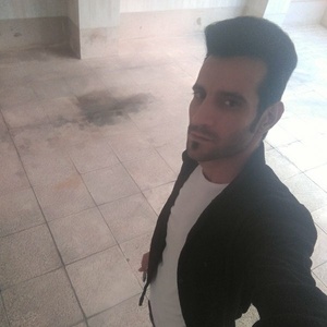 یزدان اکبری