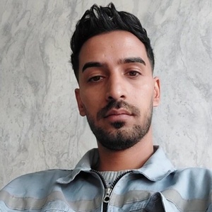 علی امام دوست