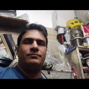 مسعود مقدم کنارگوشه