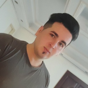 نوید مددپور