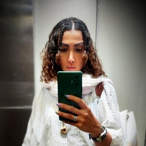 کاملیا حسینیان