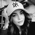 نگین منصوری