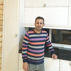 پیام اکبری نژاد