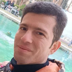 فرزین باقری