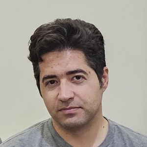 فرهاد اندستا