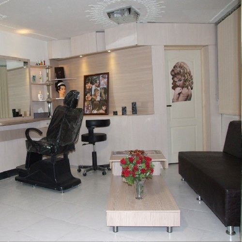 منیژه آغولی