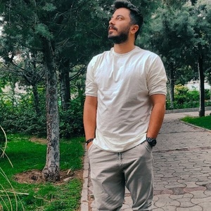 افشین حسینی