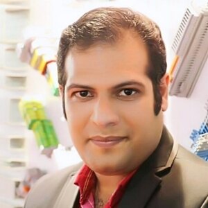 اکبر توانگر