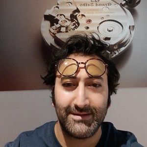 معین اسفندیاری