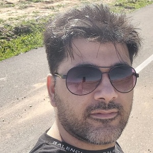 دانیال خسروی