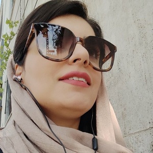 آیدا پورمهدی لاهیجی