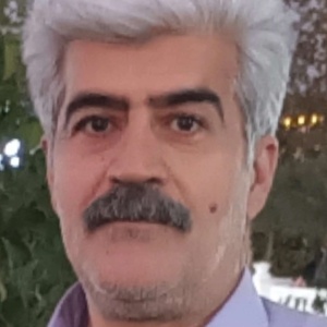 منوچهر آئینی