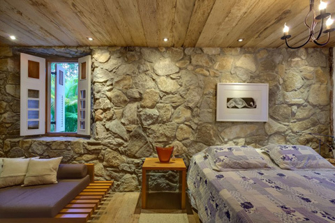 سنگ‌کاری داخلی ساختمان سنجاق