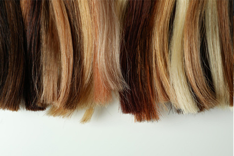 هزینه اکستنشن موی روشن گرانتر از موی تیره است.