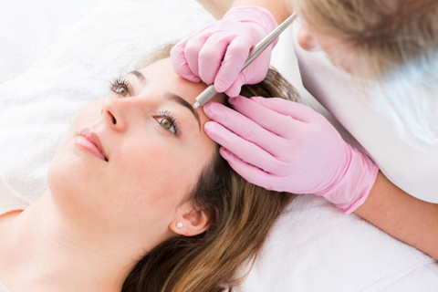 سالن‌های زیبایی معروف شهر با هزینه بیشتری خدمات سایه و هاشور ابرو را انجام می‌دهند.